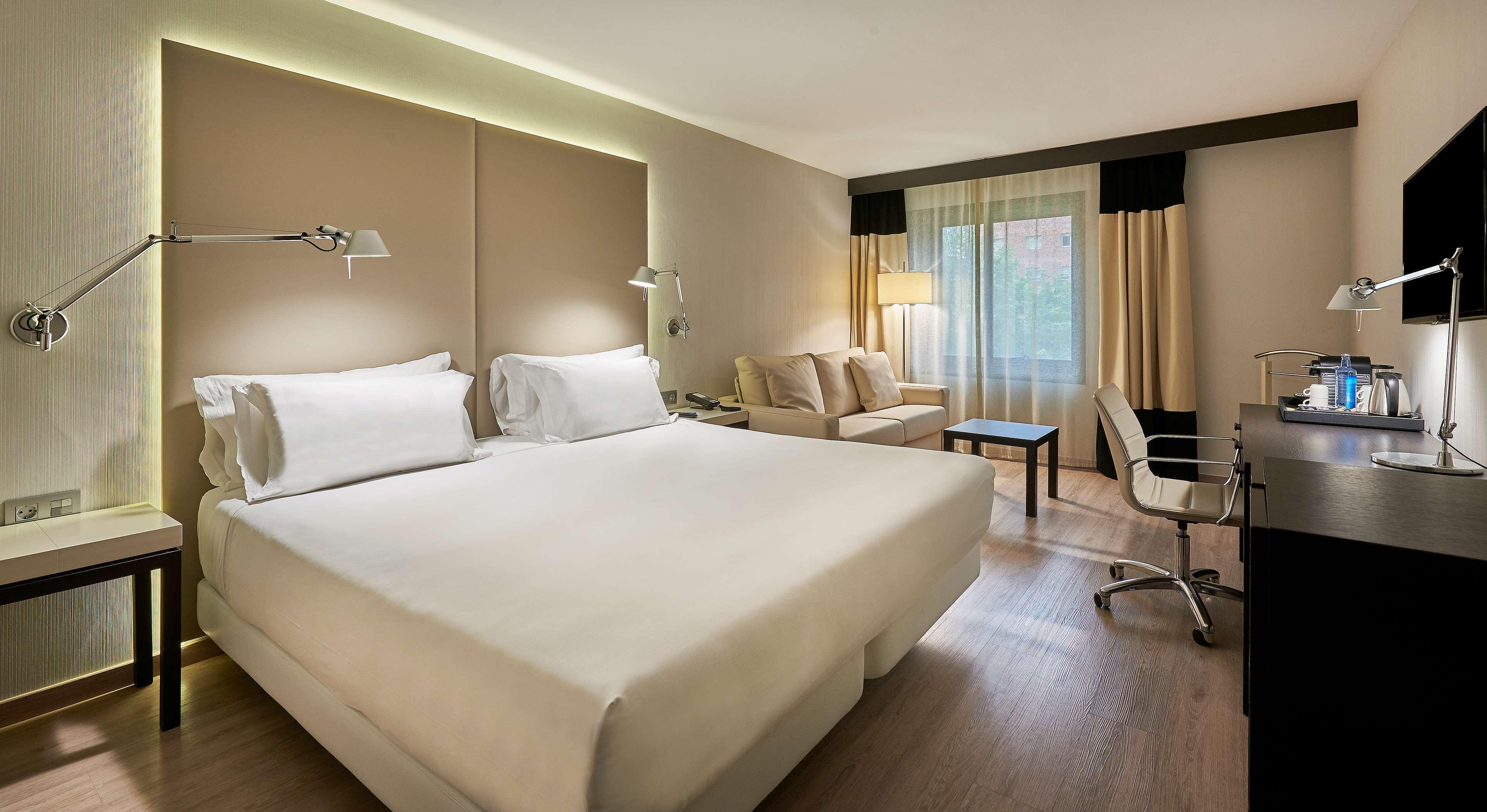 Nh Lleida Pirineos Hotel Kültér fotó