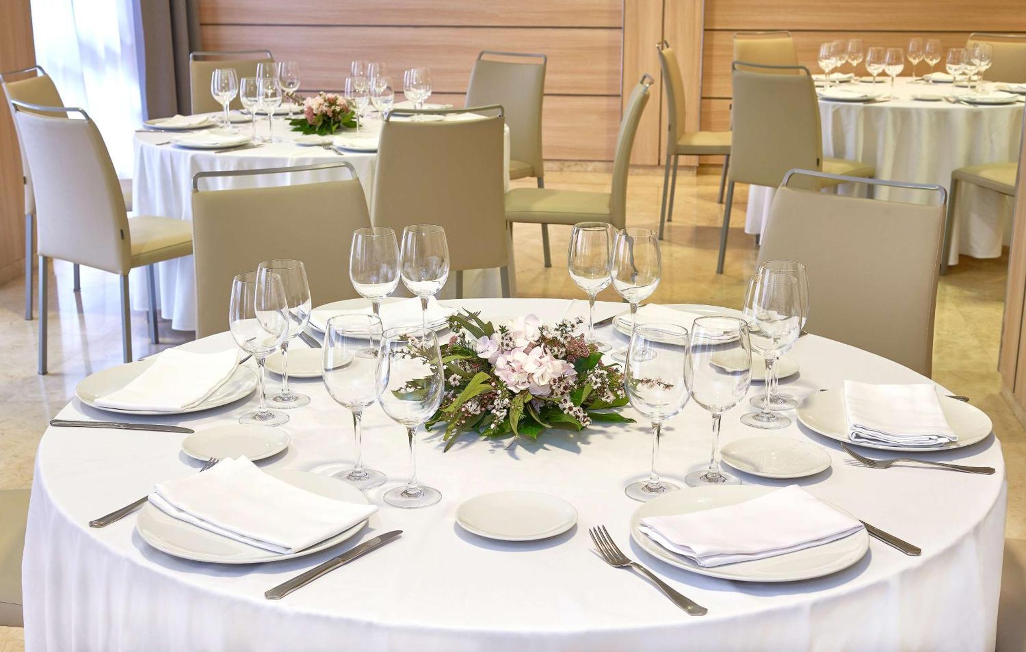 Nh Lleida Pirineos Hotel Kültér fotó