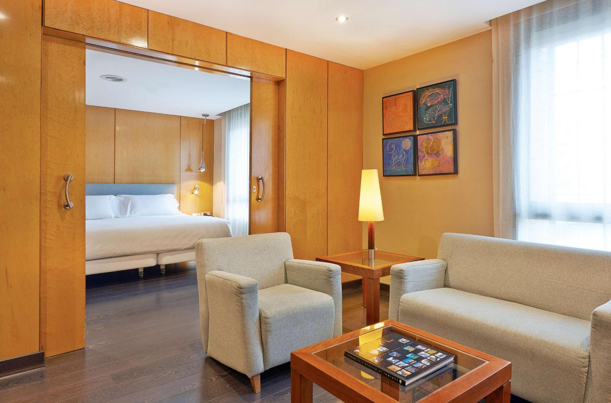 Nh Lleida Pirineos Hotel Kültér fotó