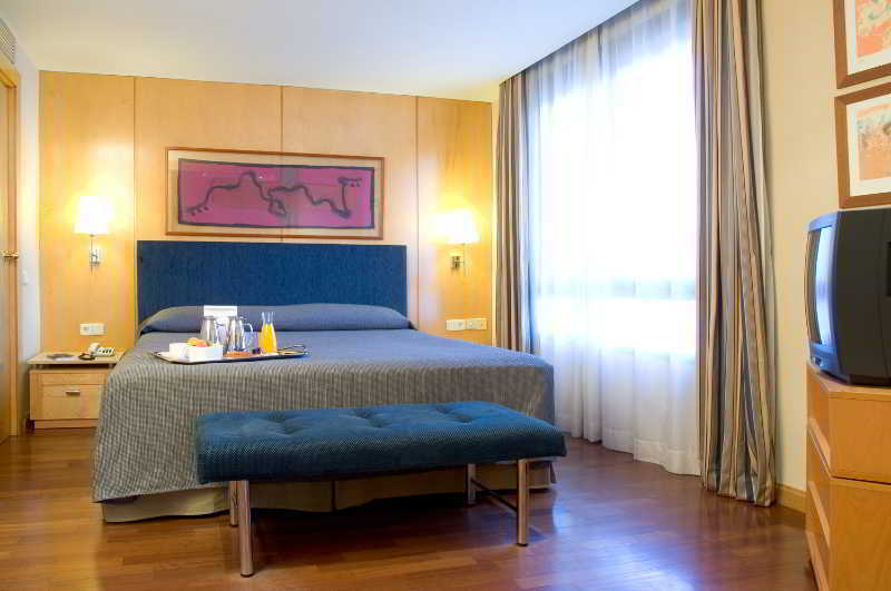 Nh Lleida Pirineos Hotel Kültér fotó