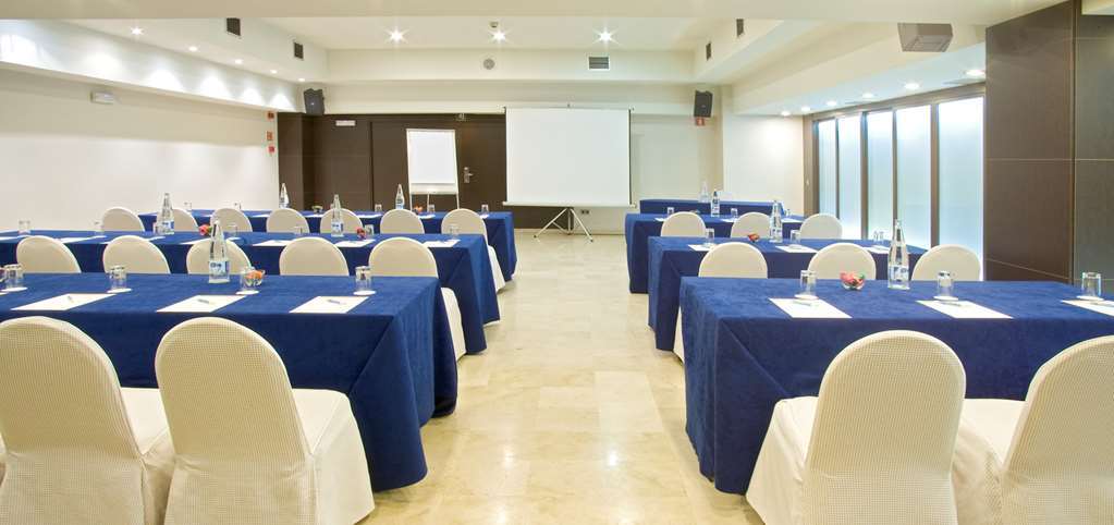 Nh Lleida Pirineos Hotel Kültér fotó