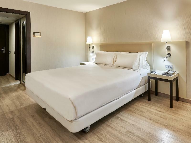 Nh Lleida Pirineos Hotel Kültér fotó